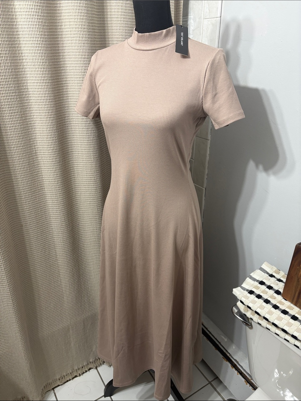Toit volant Mock Neck Short Sleeve Midi Dress open back in Beige nwt